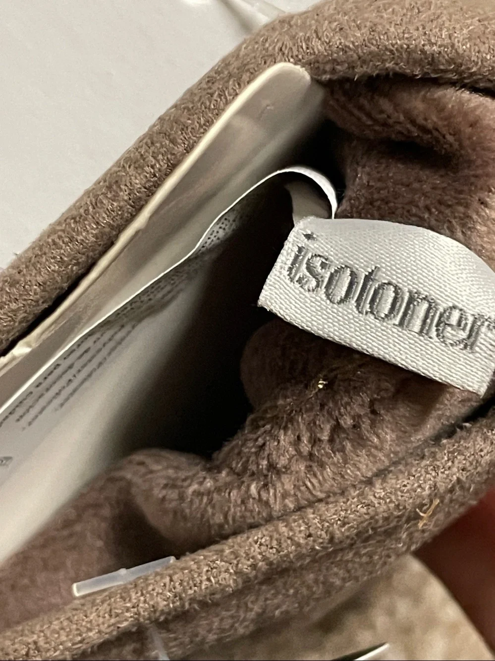 NWT Isotoner Tan Gloves